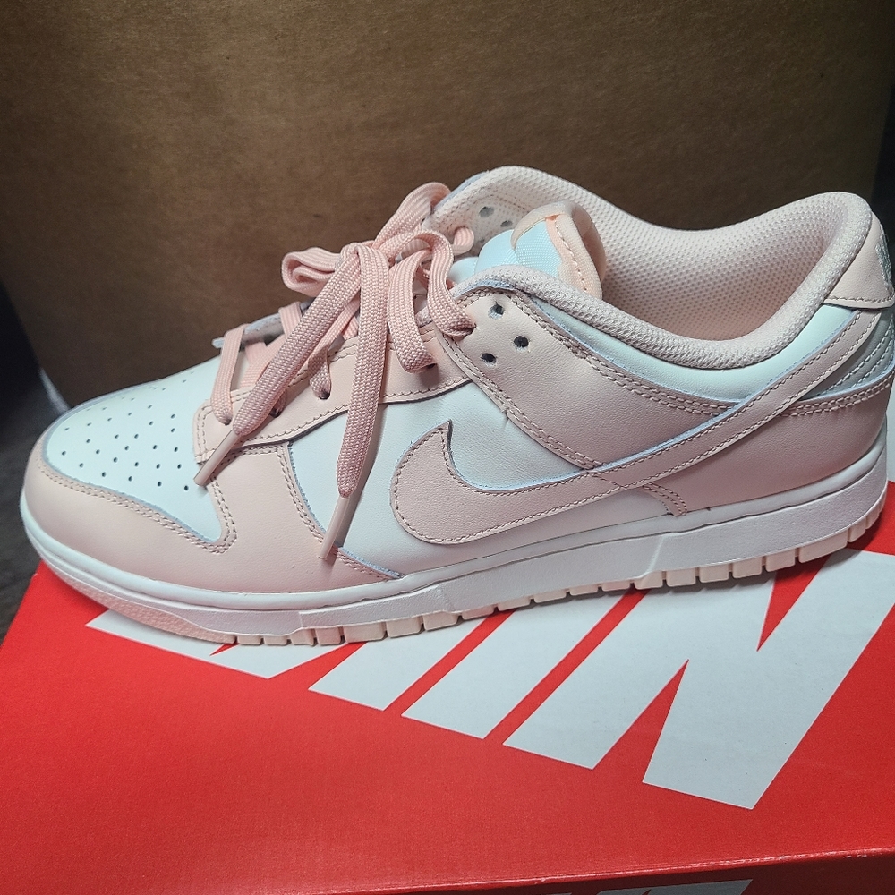 NIB Women Nike Dunk Low